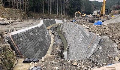 疣目川河川災害復旧工事